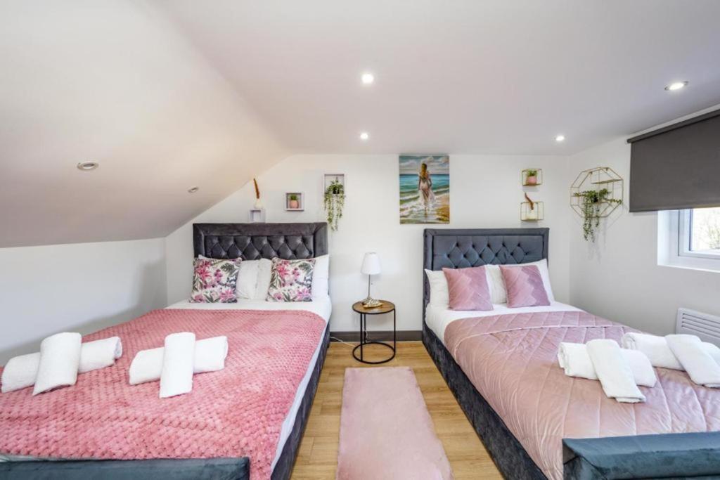 Heathrow Guest House - Oakway Feltham Bagian luar foto