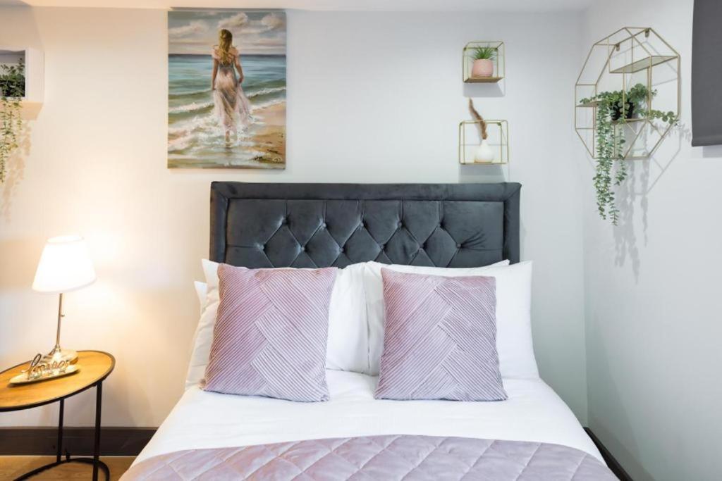 Heathrow Guest House - Oakway Feltham Bagian luar foto