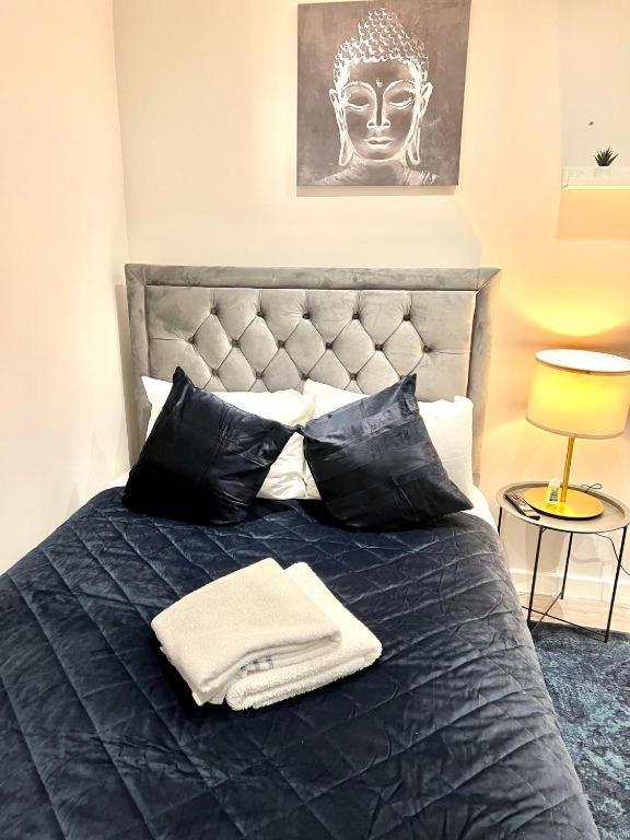 Heathrow Guest House - Oakway Feltham Bagian luar foto