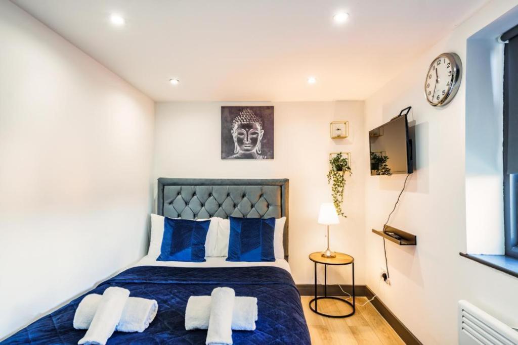 Heathrow Guest House - Oakway Feltham Bagian luar foto