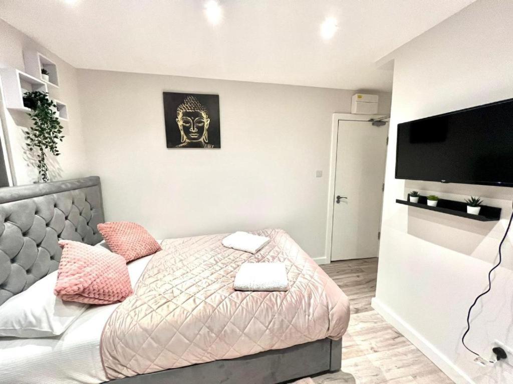 Heathrow Guest House - Oakway Feltham Bagian luar foto