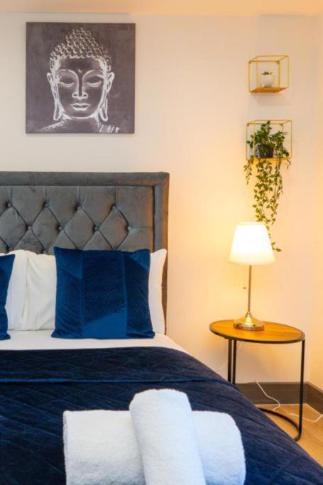 Heathrow Guest House - Oakway Feltham Bagian luar foto