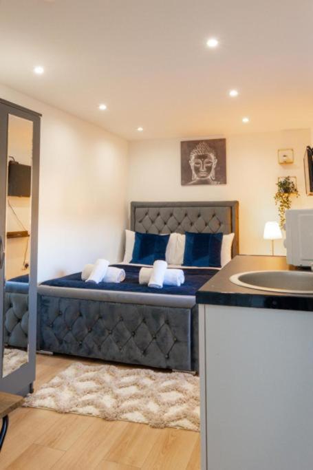 Heathrow Guest House - Oakway Feltham Bagian luar foto