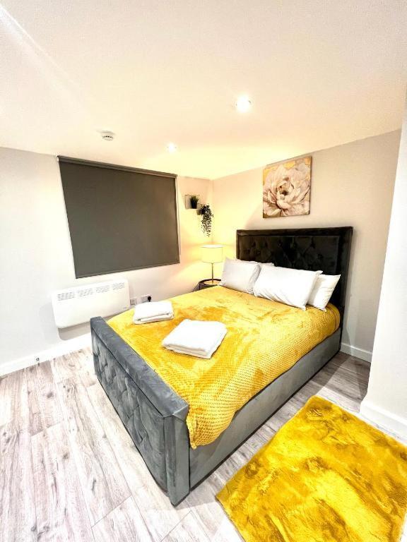 Heathrow Guest House - Oakway Feltham Bagian luar foto